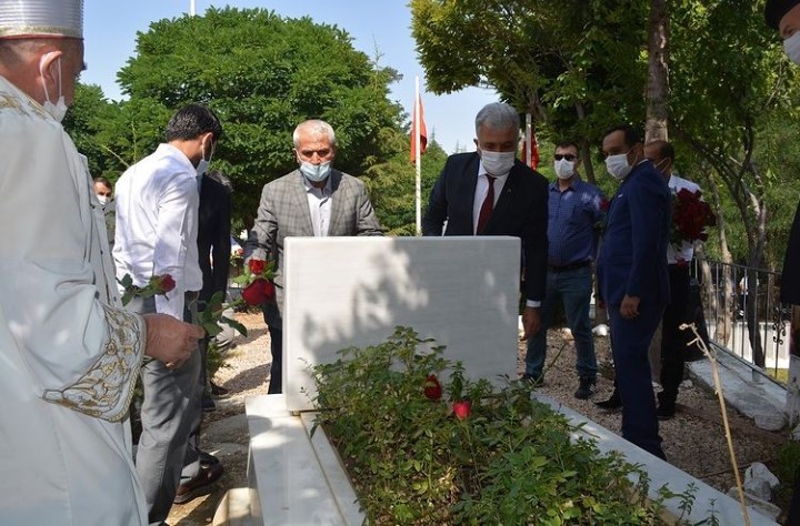  15 Temmuz Demokrasi ve Milli Birlik Gününde Şehitlerimizi Andık (2020)